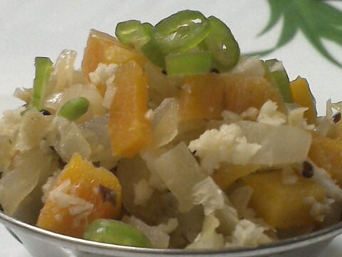 Shredded cabbage stir-fried with mustard seeds