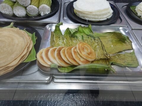 Bite-sized coin-shaped layered parottas