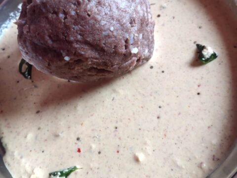 Kezhvaragu Kali, traditional finger-millet balls with village-style curry