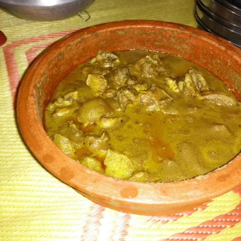 Mann Paanai Chicken, spicy mud-pot chicken curry
