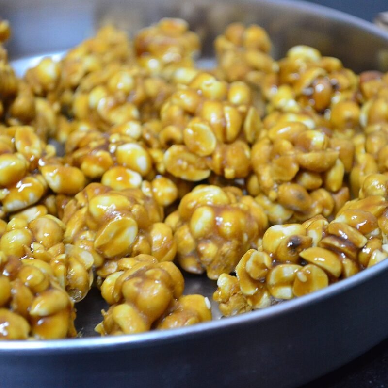 Sweet jaggery and peanut energy balls
