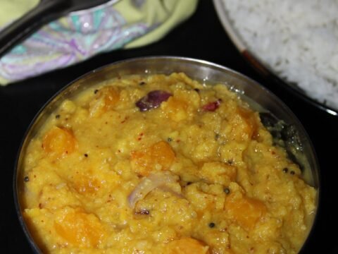 Yellow pumpkin simmered with lentils